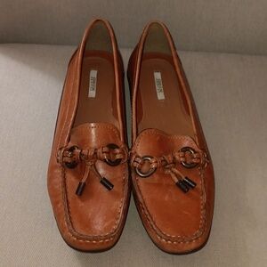 Geox Respira cognac leather tassel loafers